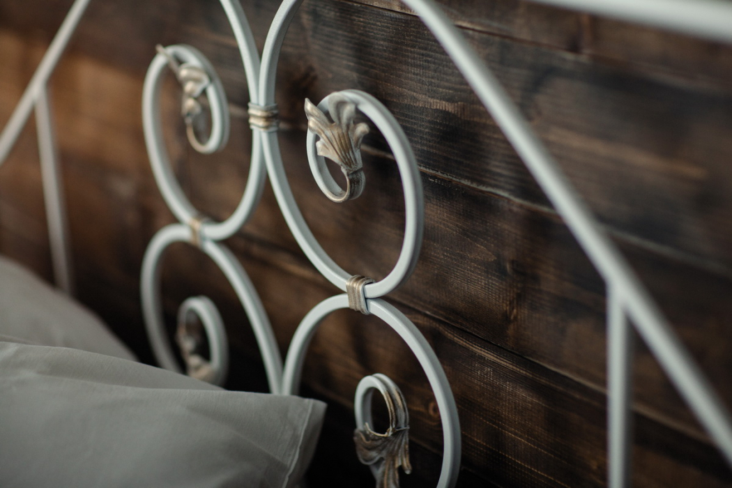 Кованые кровати, Кованая кровать Камелия 1.4 с одной спинкой