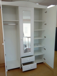 Шкаф трёхстворчатый с зеркалом Ассоль АС-27